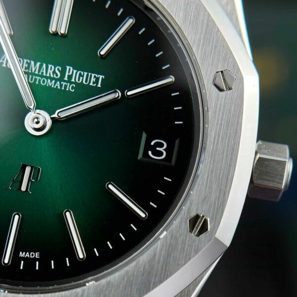 audemars piguet royal oak jumbo 15202pt oo 1240pt 01 watch 3790 sicgu