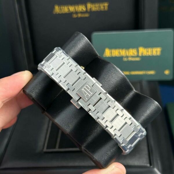 audemars piguet royal oak jumbo 15202pt oo 1240pt 01 watch 4012 wm0id